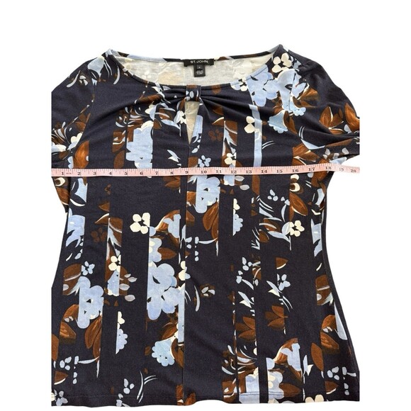 St John Blue Floral Keyhole Knit Blouse Size M Classic Designer Top MSRP $275 - Picture 4 of 10
